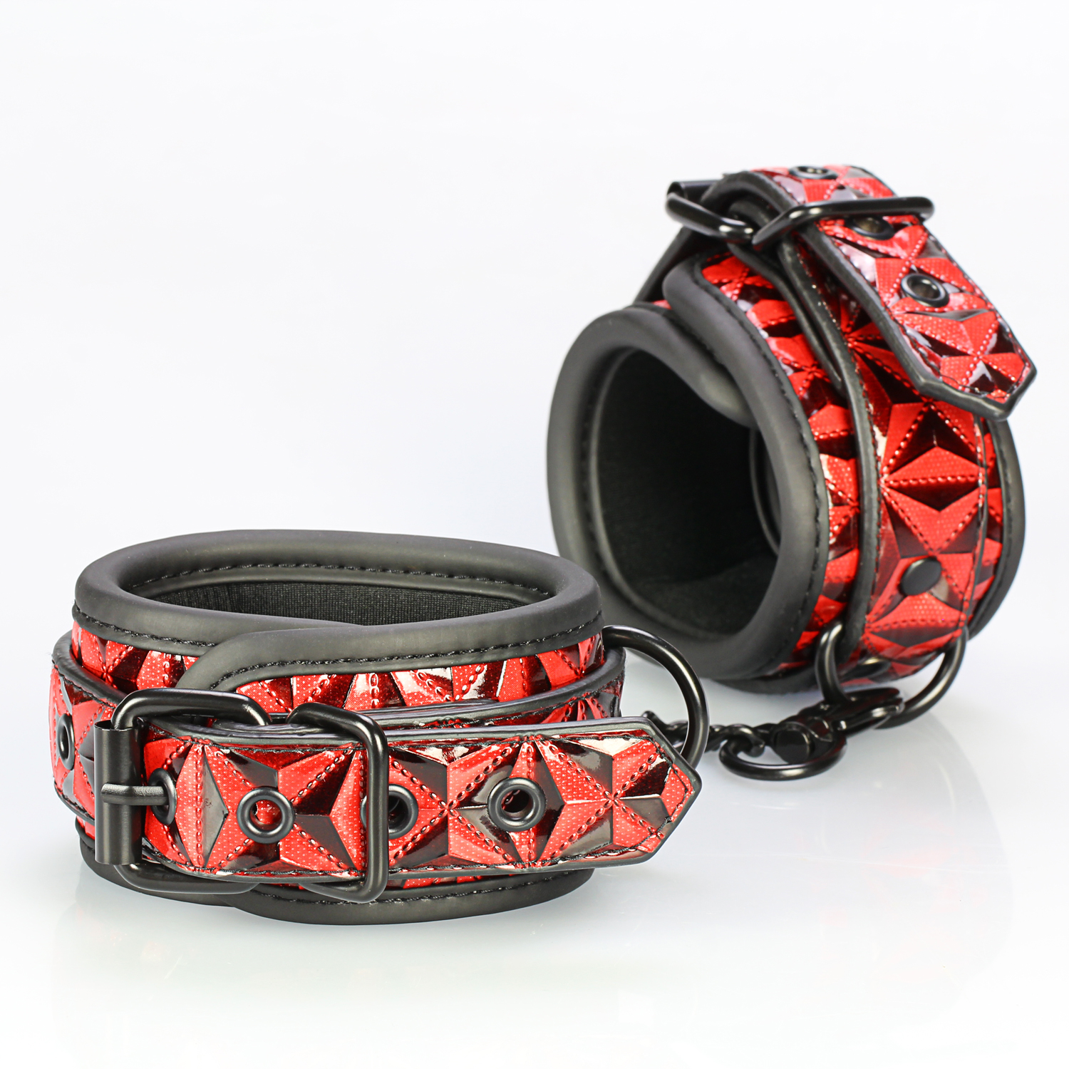 Set bondage BDSM per adulti con motivo diamante: manette, morsetti per capezzoli, frusta e corde per coppie
