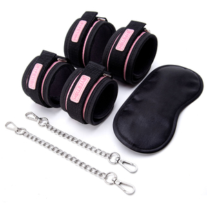 3 st&uuml;cke Set Bett Bondage Set Zur&uuml;ckhaltung Erwachsene Spiel G&uuml;rtel Sex Handschellen Nippel Klemme Peitsche Kragen Kit Sex Spielzeug f&uuml;r Paar Sex Zubeh&ouml;r