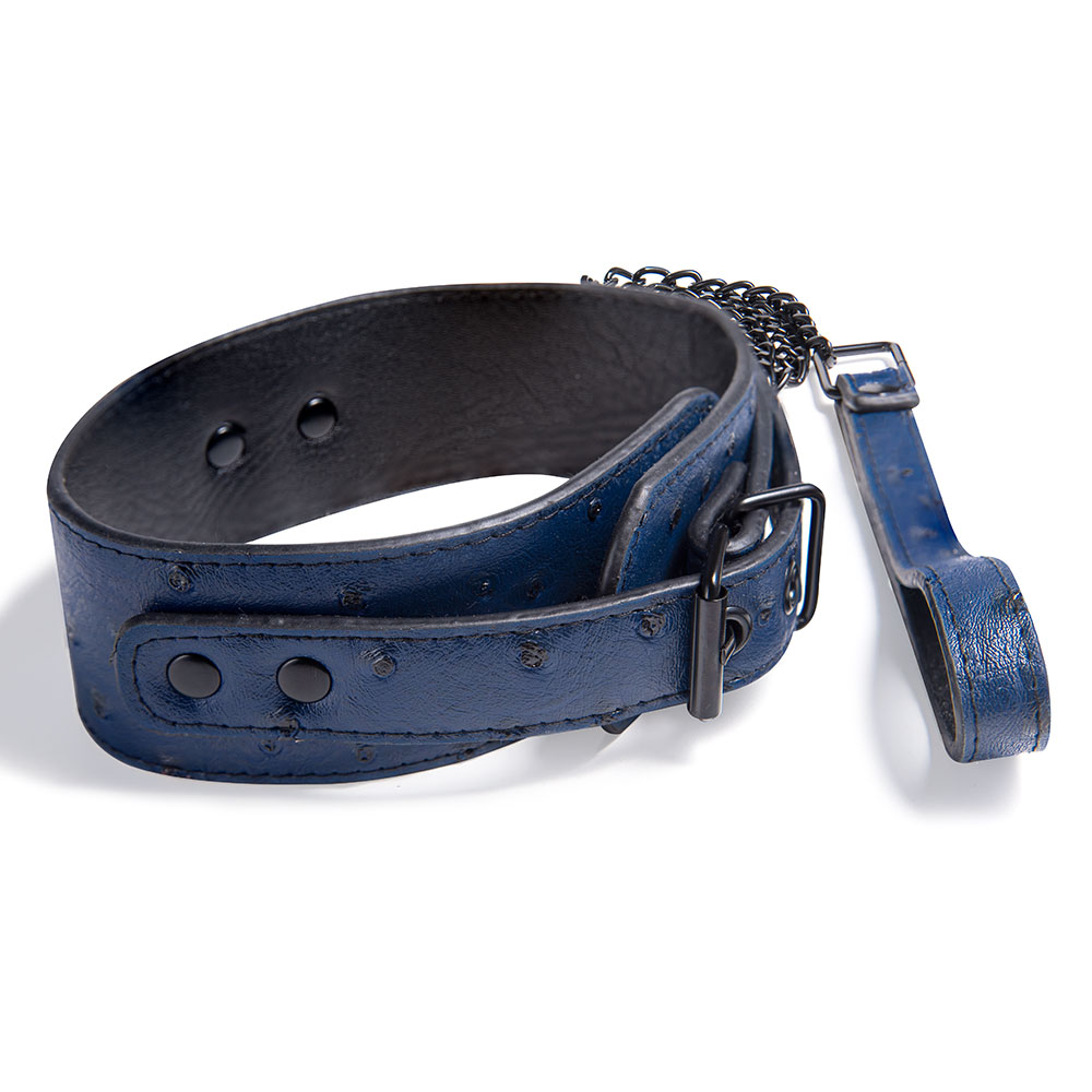 Immersione definitiva con tuta bondage per tutto il corpo e collezione di kit SM per esplorare le dinamiche del potere