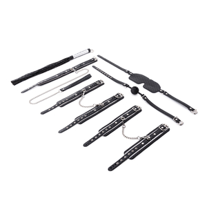 Kit bondage in pelle PU Restrizioni per polso e caviglia Collare per maschera per gli occhi e manette regolabili per restrizioni BDSM per coppie