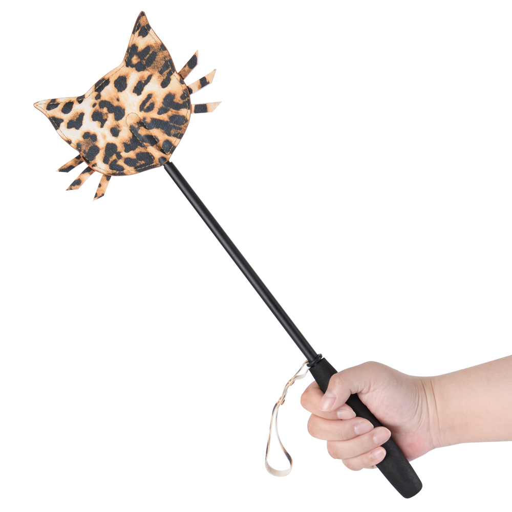 ヒョウ柄BDSMパドルカップルいちゃつくおもちゃスパンキングパット