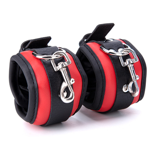 Prodotti SM Restrizioni per giocattoli sessuali per donna BDSM con manette in pelle Pu senza serratura Kit SM Bondage sessuale per adulti per coppie