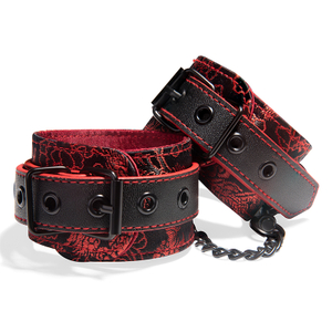 Manette in pelle PU Bondage SM Nero e rosso Giocattoli sessuali in pelle personalizzati Modello tradizionale cinese Arma del maestro per coppia