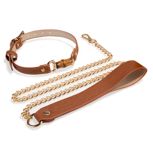 Fetish Leather Bondage Collare per schiavo Collare per collo per sesso erotico Guinzaglio con catena in metallo Bondage per giocattoli sessuali per adulti